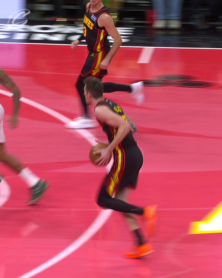 FIRE US UP. 

@jaylontyson steal ➡️ @spidadmitchell three.  #LetEmKnow 