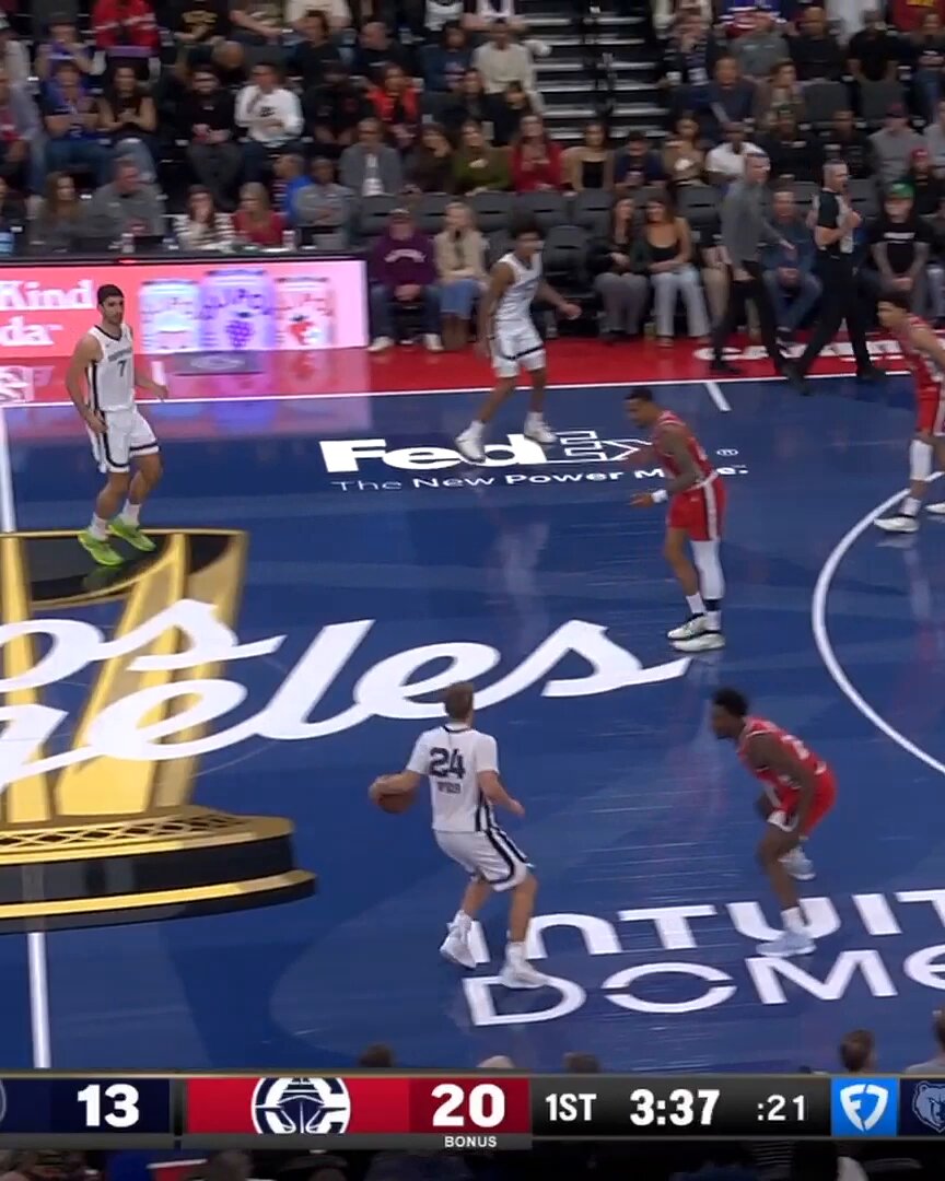 Lefty rack attack 💪 @santialdama 