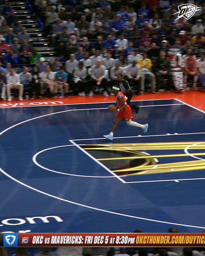 Footwork 🕺
Step🔙 ✔️
Banks it 🏦 