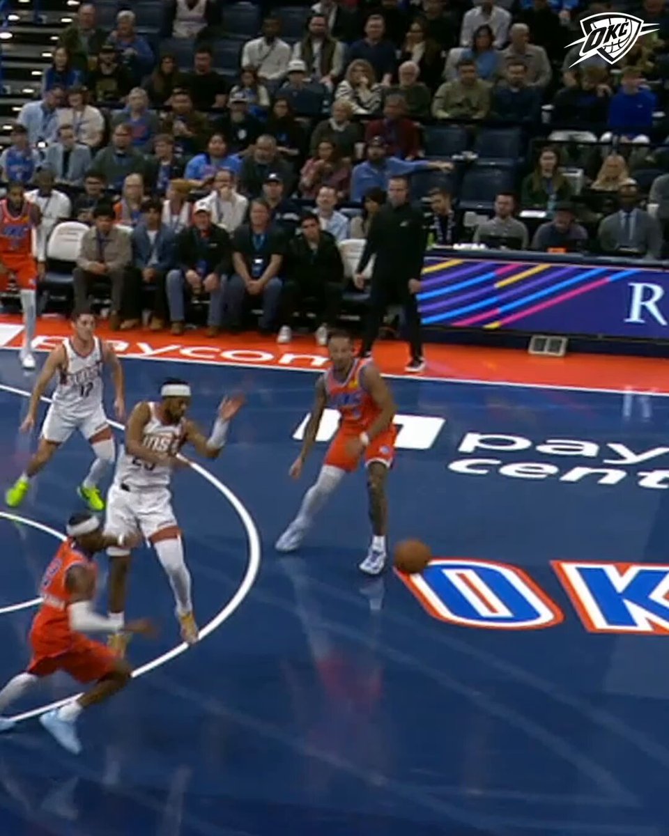 Ended the 3rd with back-to-back-to-back-to-back 3s 💪 