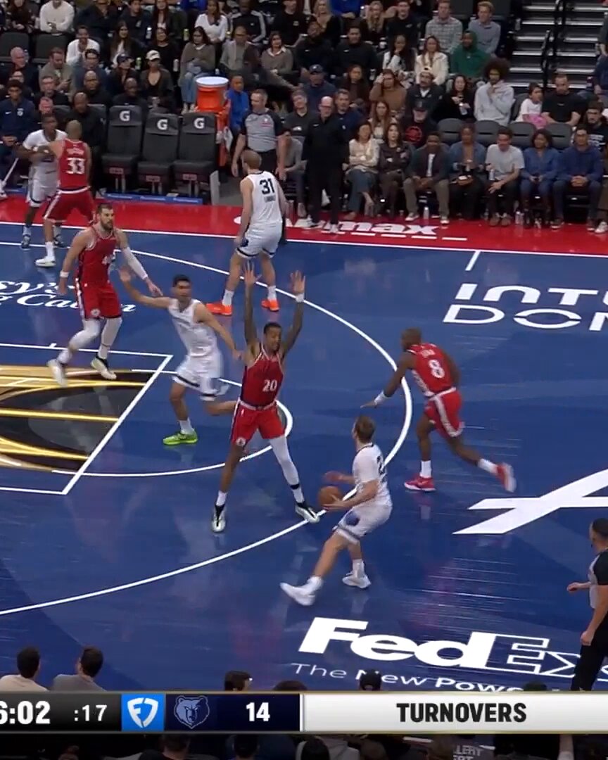 Wrap around & finish 😮‍💨

🐻 with an 8 point lead late in the 4th‼️ 