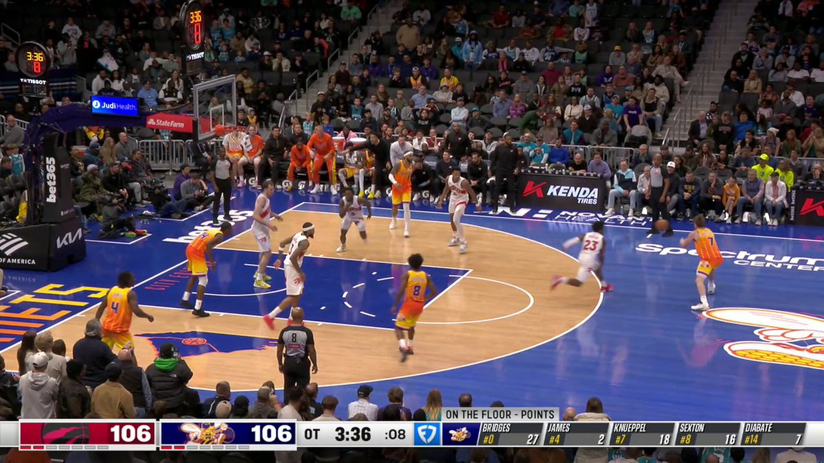 Miles Bridges gives Charlotte their 1st lead of the night!

Hornets lead by 3 in OT 🍿 