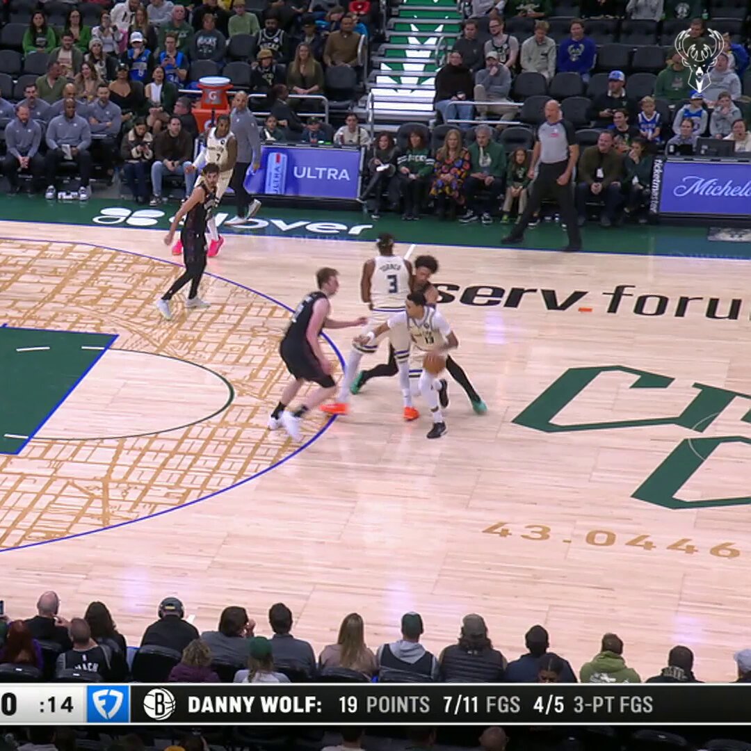 Giannis 3-ball! 