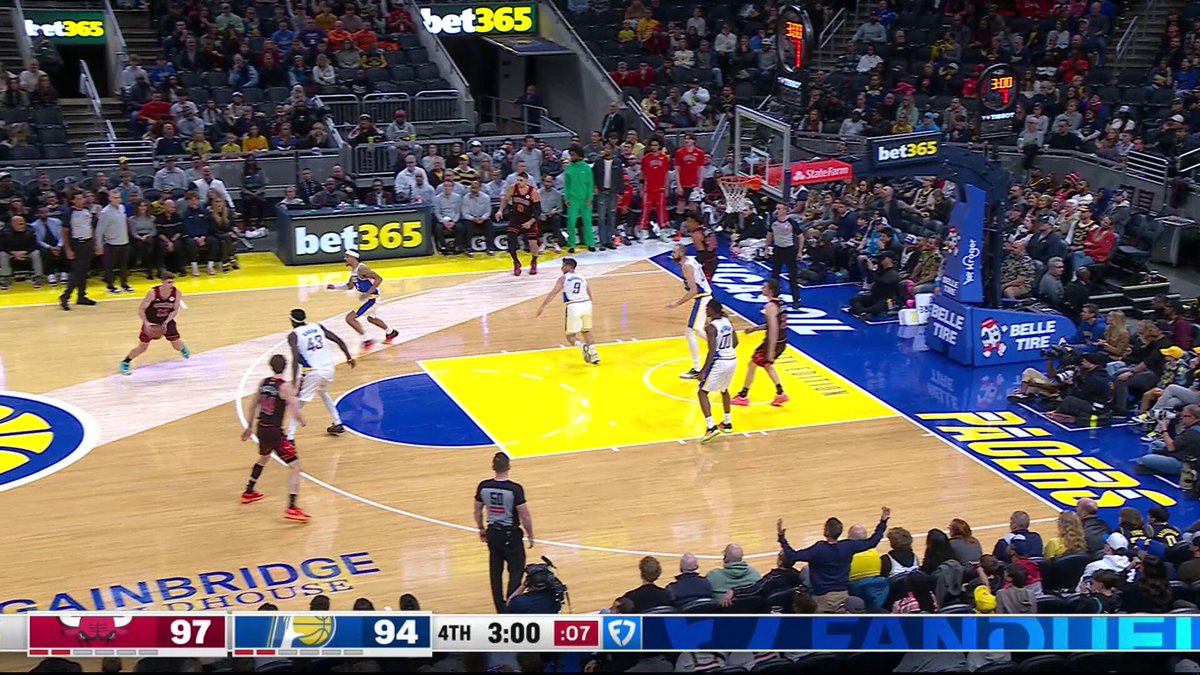 Pascal Siakam pokes it free and Bennedict Mathurin slams it home on the break 🔨 