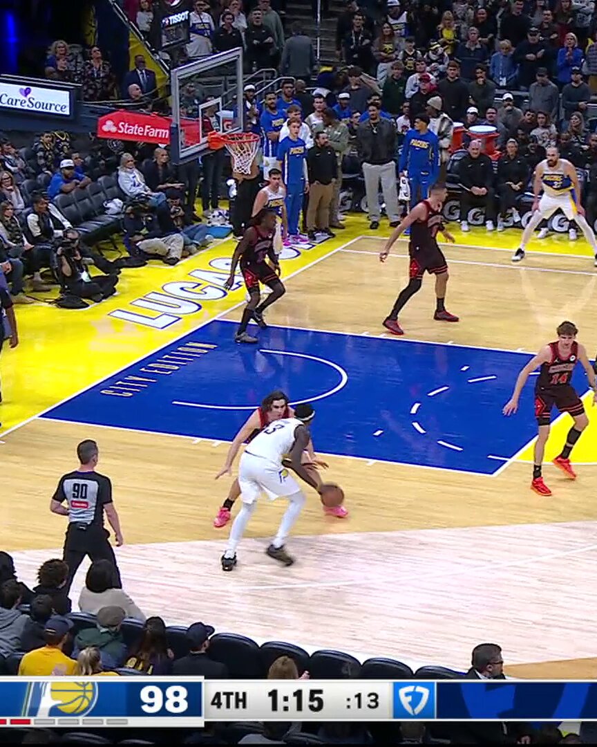 Pascal Siakam goes to work to give us the lead. 