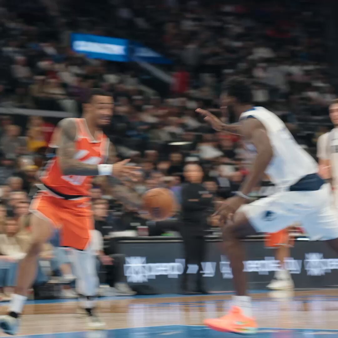 how JC make that reverse dunk look so casual...?! 😳  