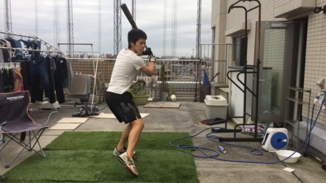 左:2015年(17歳、ほぼ全大会ベンチ外) 右:2025年(27歳、プロ野球チーム