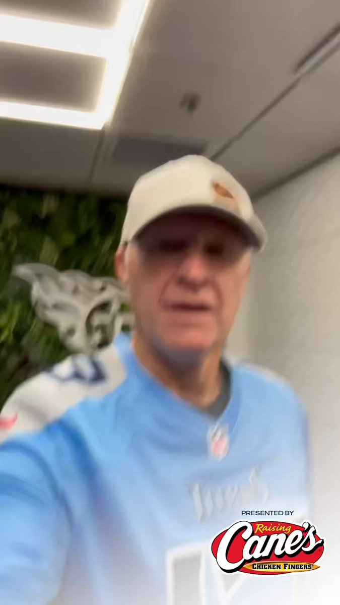 Country music star and Titans Anthem singer @cmorganmusic in the @raisingcanes influencer suite! 