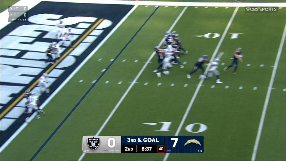 The pick is in 😏

#LVvsLAC | 📺 CBS 