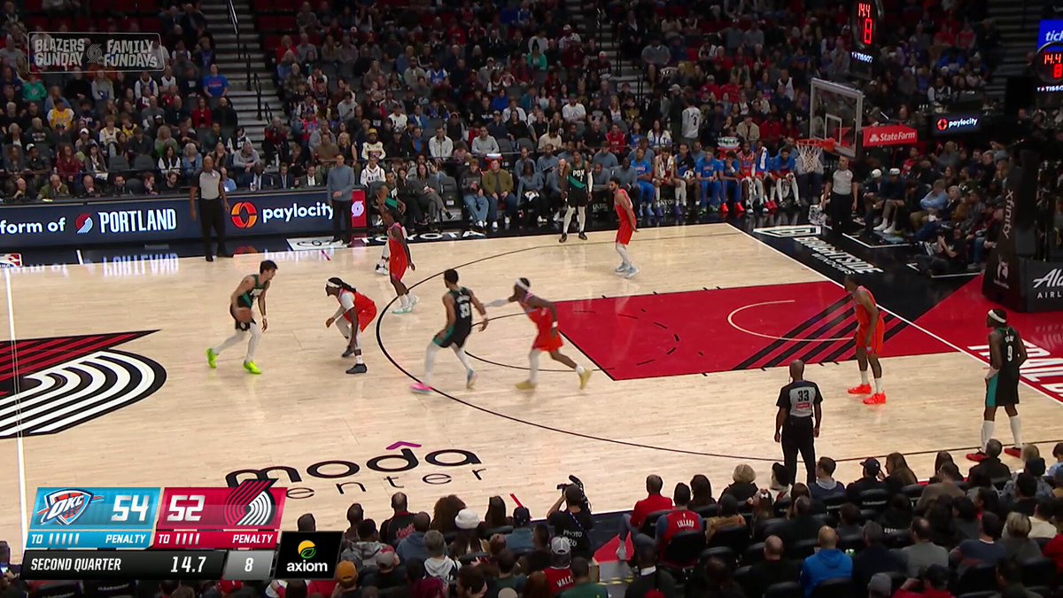 DENI NO-LOOK DIME!

Portland leads OKC by 1 at the half, as the Thunder seek 12 straight wins 👀 