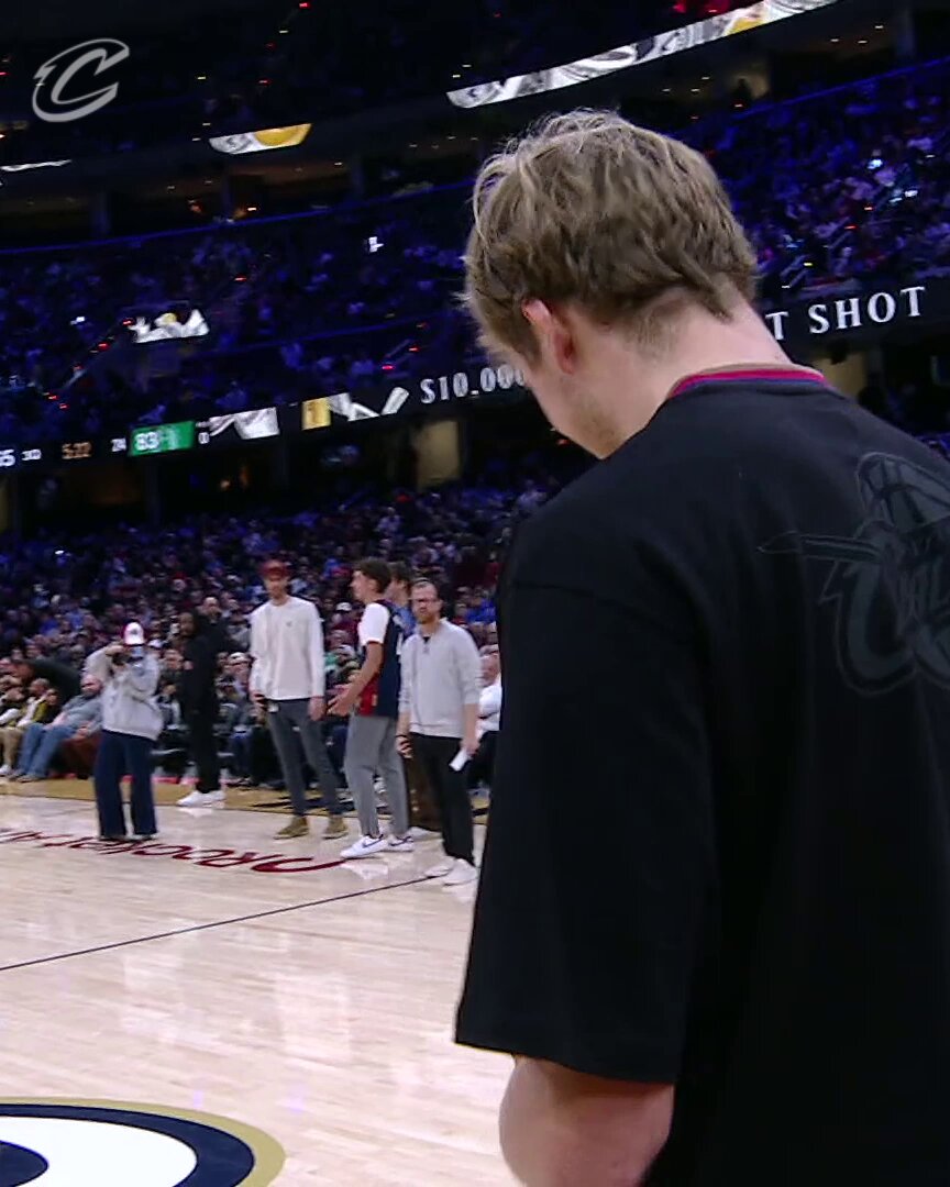 🤯 FROM HALF-COURT FOR $10K! #LetEmKnow 