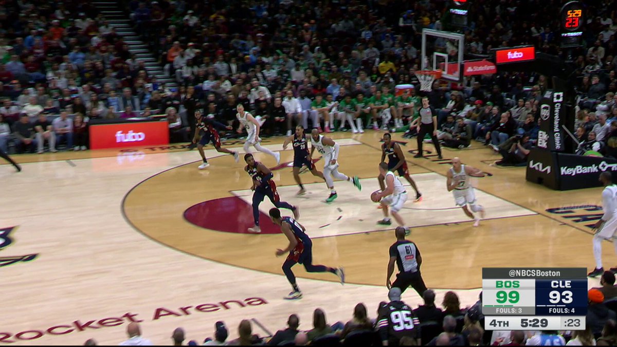 Payton Pritchard is at 32 PTS after his 6th 3 of the game 🎯

Celtics leading late on NBA League Pass! 