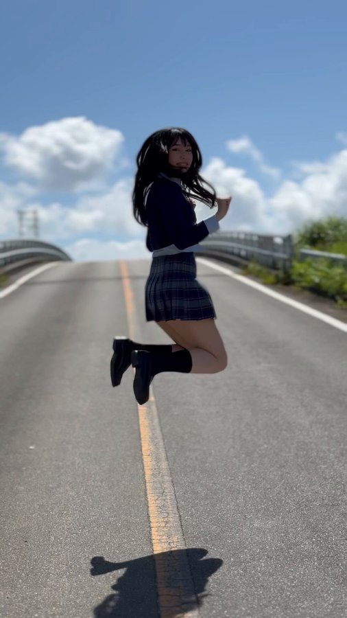 見えた？？｜早川真由（@mayu_033030）パンチラ動画まとめ