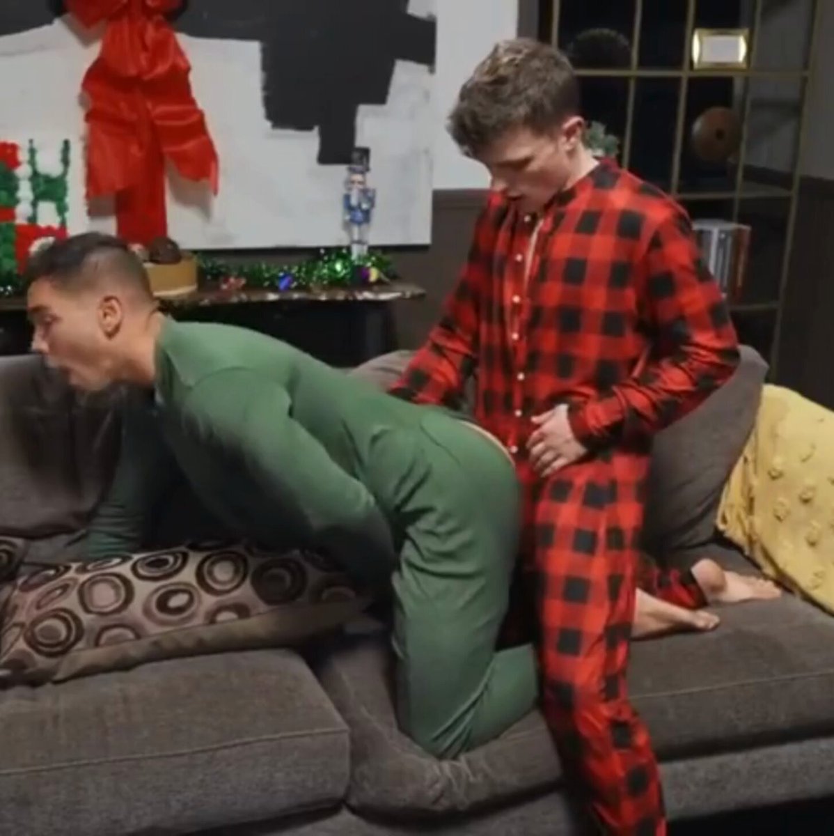 RT @TobyhubX: Hot Sleepover??? 20251203020045