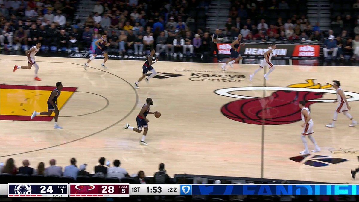 It's a block party rn in Kaseya Center!  