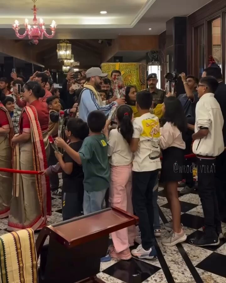 Kids welcoming Virat Kohli in Picture