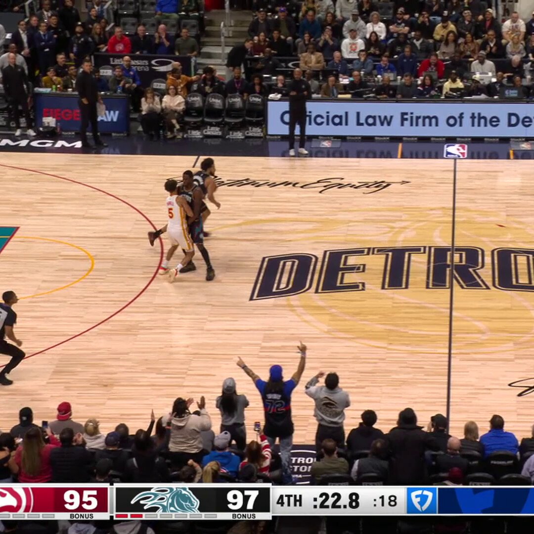 Spins through 2 defenders.
Drives hard to the cup.
Finishes with the reverse!

This Cade Cunningham move was TOUGH ?

Watch here: