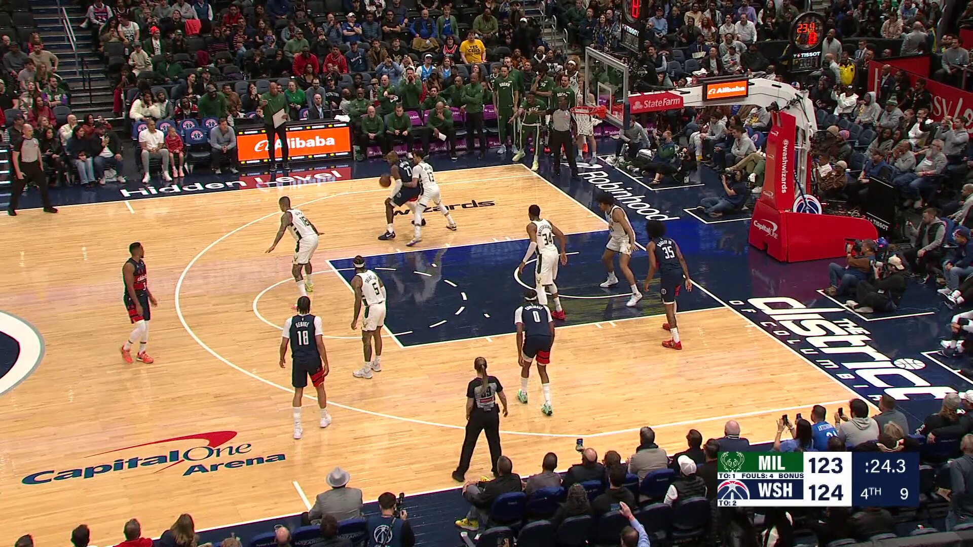 CJ McCollum extends Washington's lead ‼️

WHAT. A. CLUTCH. SHOT. 

14.4 SECONDS LEFT: