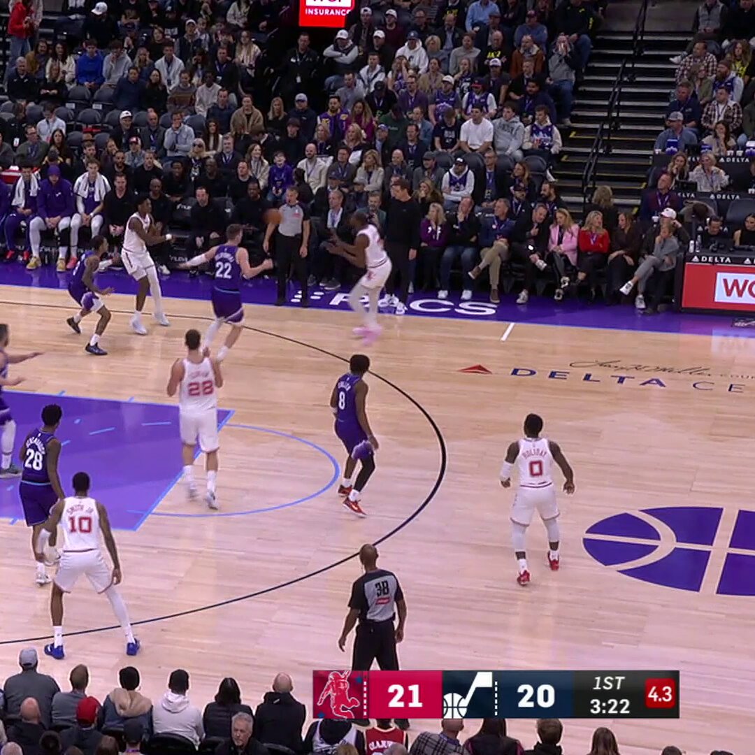 Alperen Sengun fades to beat the shot clock 

He scored 11 in the 1st for Houston!

Watch here: