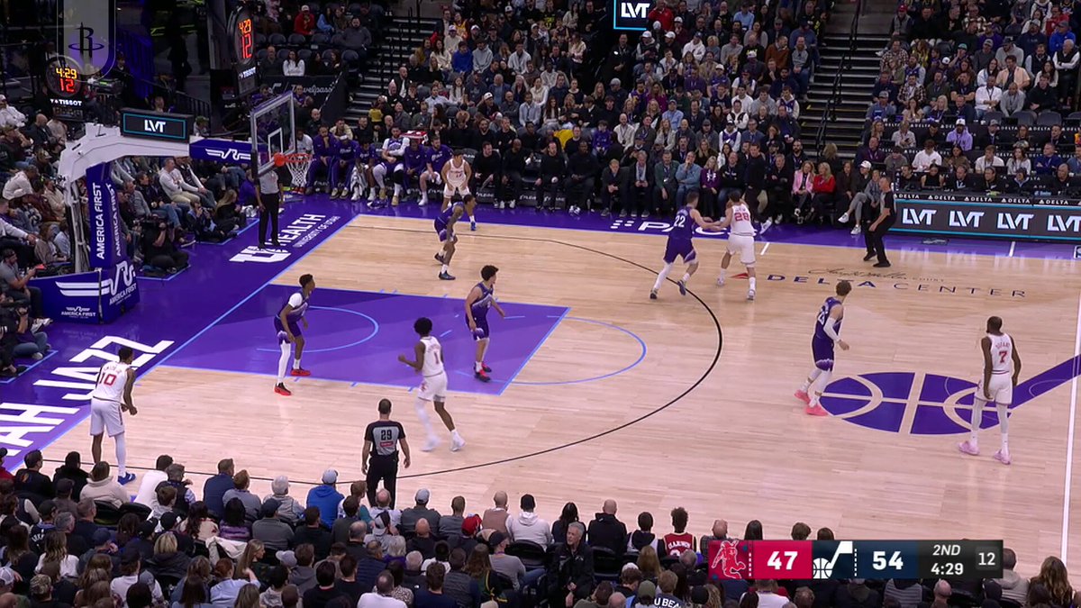 Amen punishing the rim 😤 