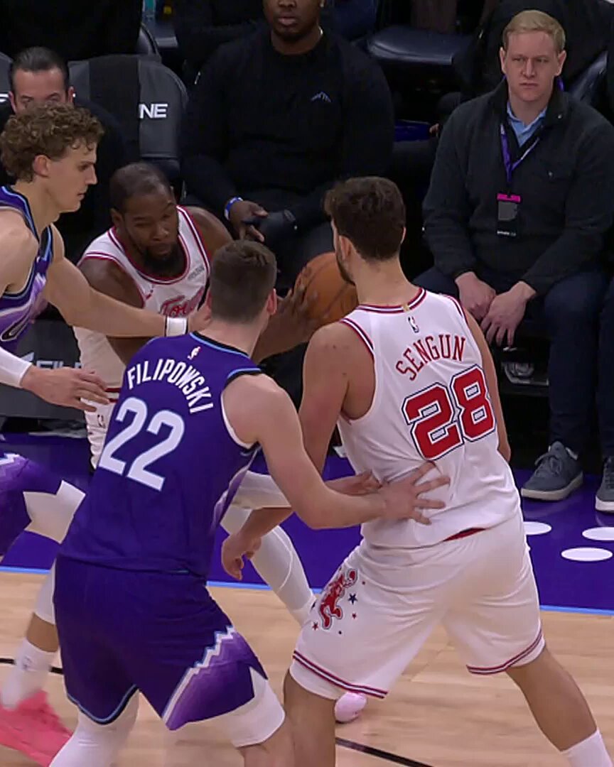 oh now he's heating up!! 🔑🔥

#TakeNote | @keyonte1george 