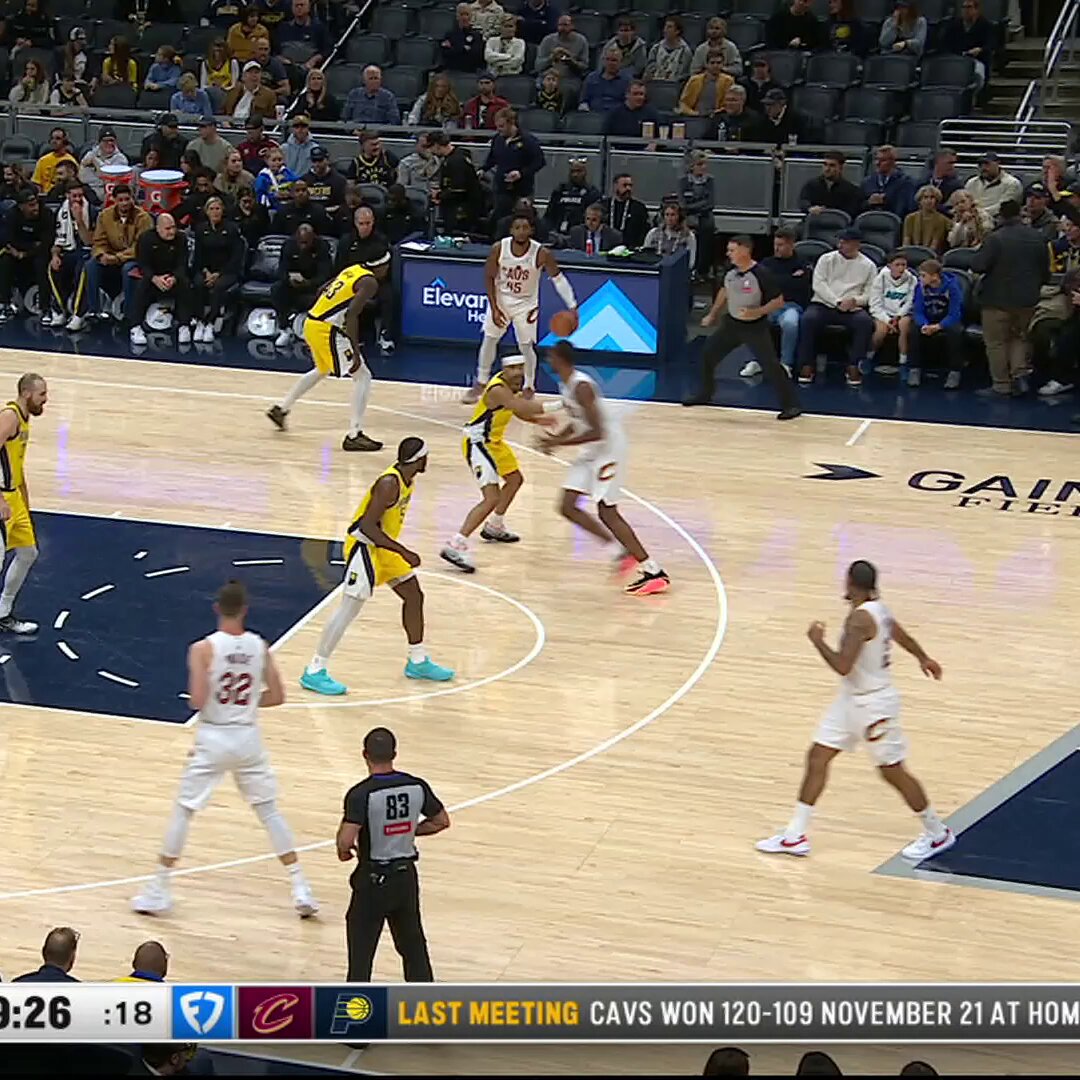 SPIDA WENT OFF TONIGHT FOR THE CAVS.

🕷️ 43 PTS (16 in 4Q)
🕷️ 9 REB
🕷️ 6 AST
🕷️ CLE W

He joins LeBron James as the only players in @cavs franchise history to average 30+ PTS over their first 20 games of a season! 