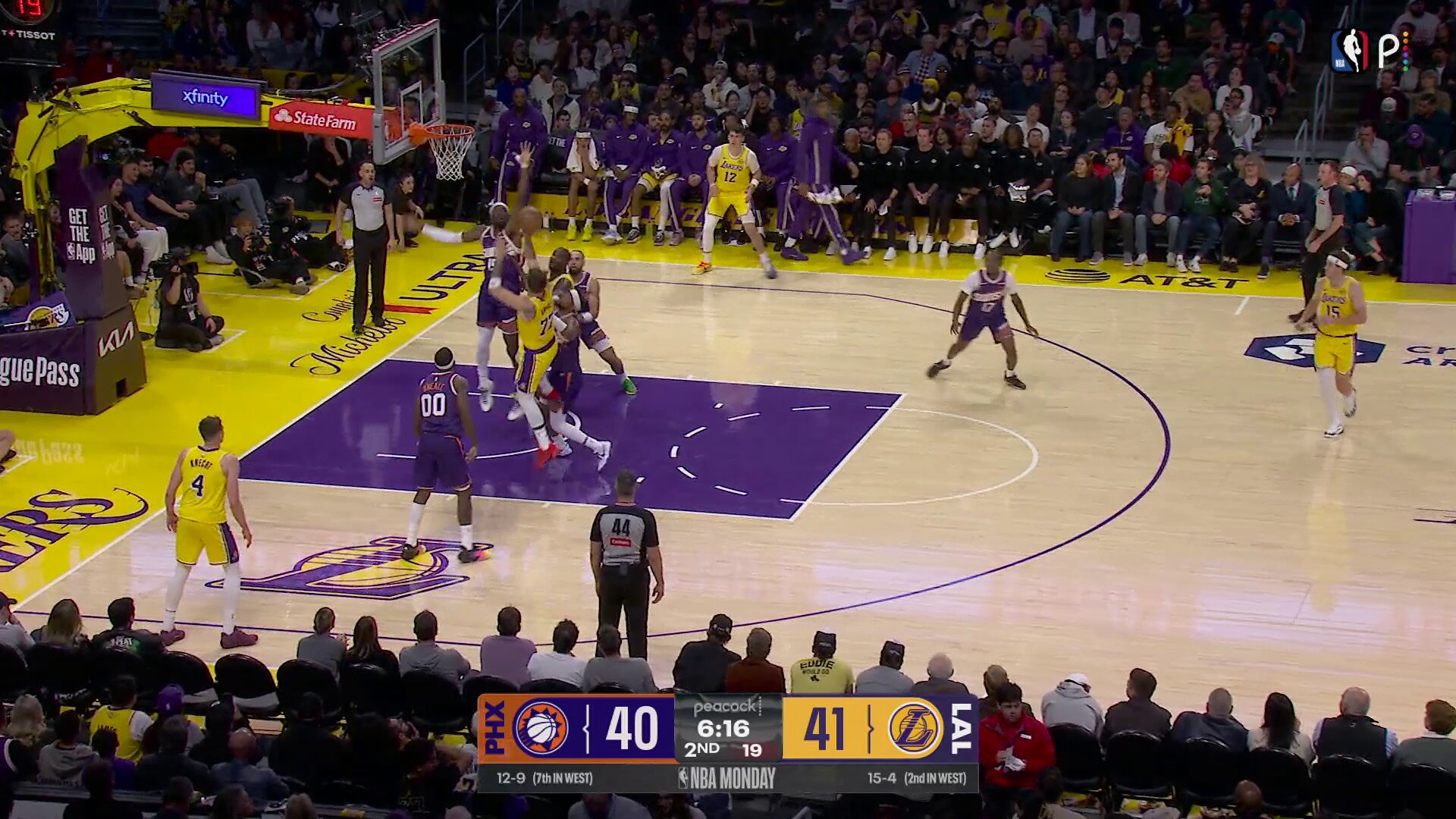 Suns running the fastbreak to perfection ?

Mark Williams finishes in transition!