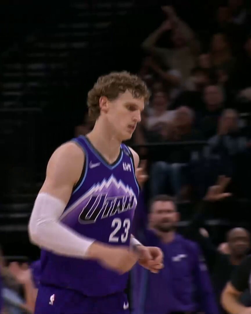 Jazz fans!!! is everyone tuned-in?!

#TakeNote 