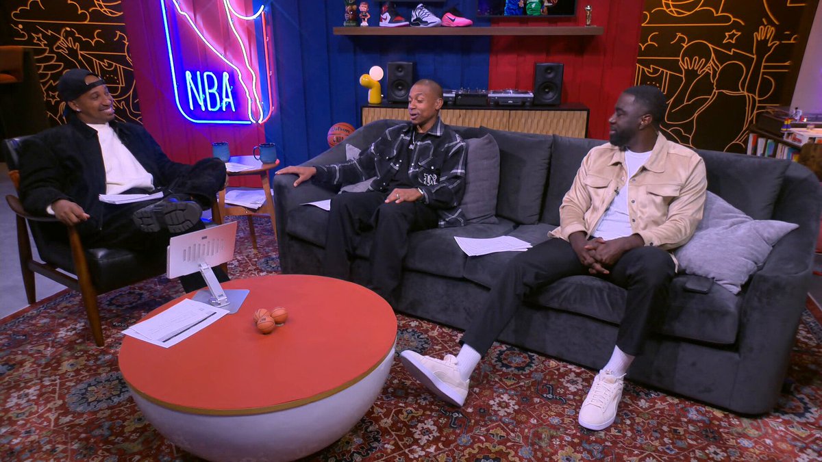 Isaiah Thomas recalls his “Welcome to the NBA” moment… trying to guard Kobe Bryant 😅 