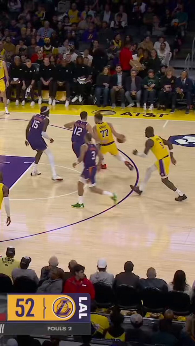 Dillon Brooks hit the BRON SHRUG after staring LeBron down 😭💪 