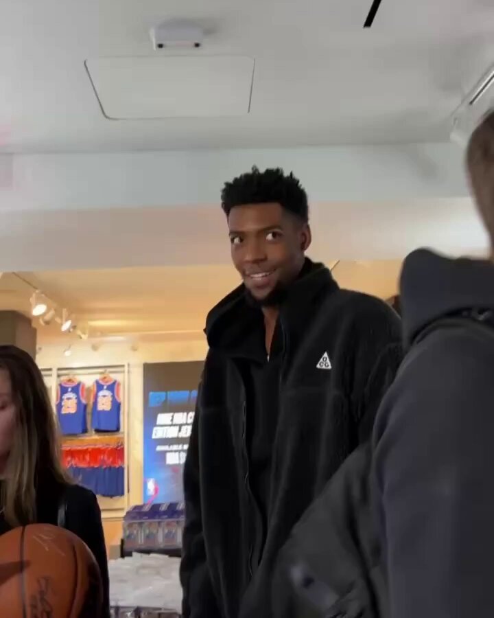 How tall is LaMelo Ball? 

Brandon Miller had to know (he's 6'7") 🤣 