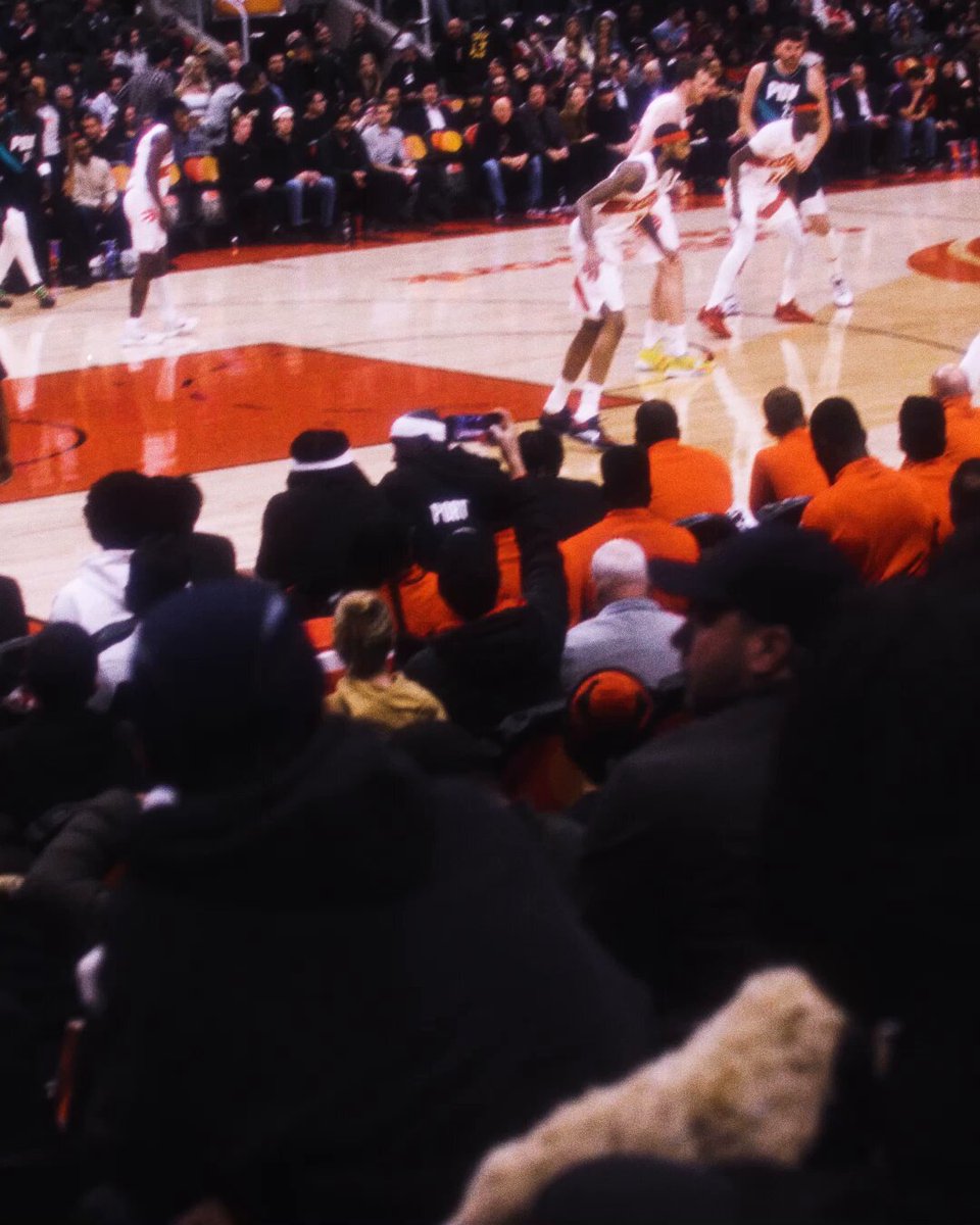 How bout Toumani Camara 😮‍💨

First half:
▫️15 PTS
▫️4/6 3PT
▫️3 REB
▫️2 STL
▫️1 BLK 