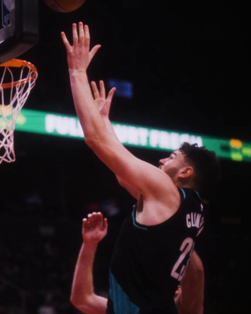 DC too tough in the paint 💪 