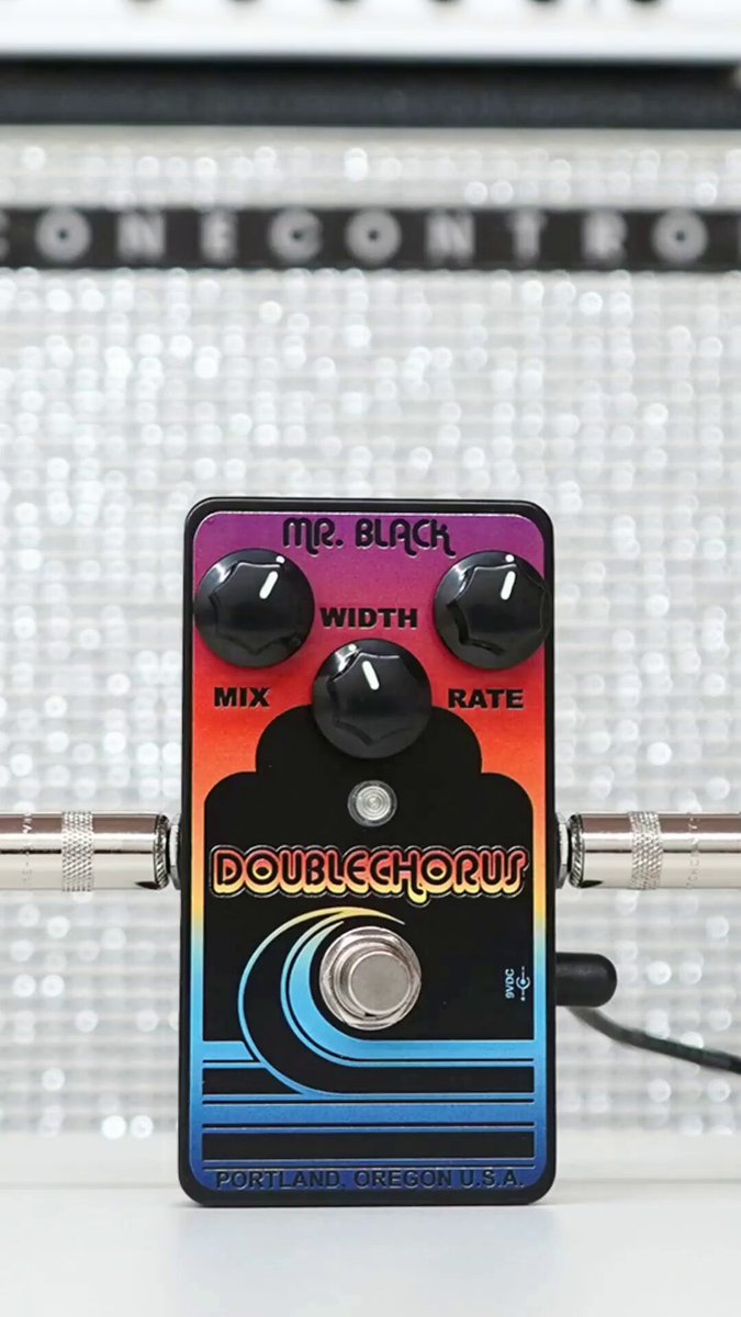 4つのディレイラインが生み出す重厚なコーラス / Mr. Black Double