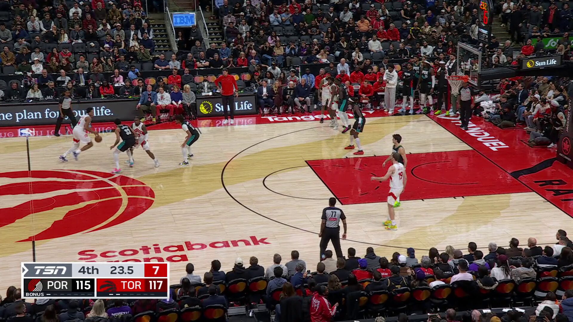 CLUTCH ASSIST FROM JAMAL SHEAD!

He finds the cutting Brandon Ingram to secure the win for the Raptors