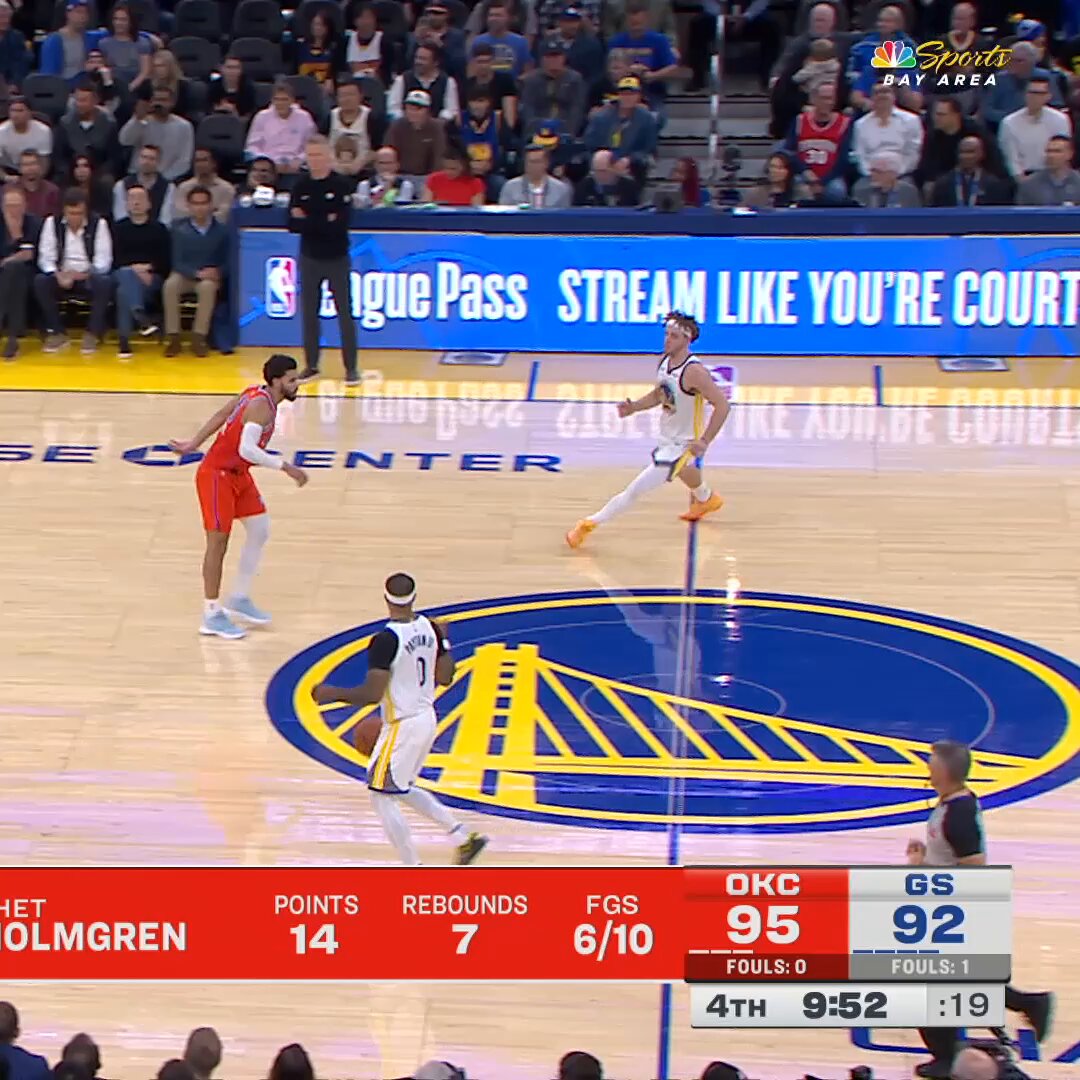 Seth Curry buried the triple… 

And Steph Curry was loving it 👏

An incredible Warriors debut for Seth!  