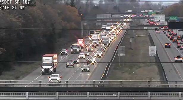 NB SR 167 xong. Xe hỏng, chậm gần S 277th!