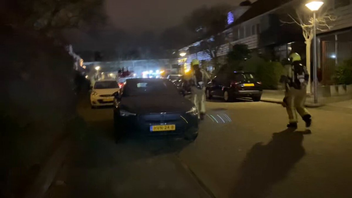 Binnenbrand aan de Oosterlee in De Lier