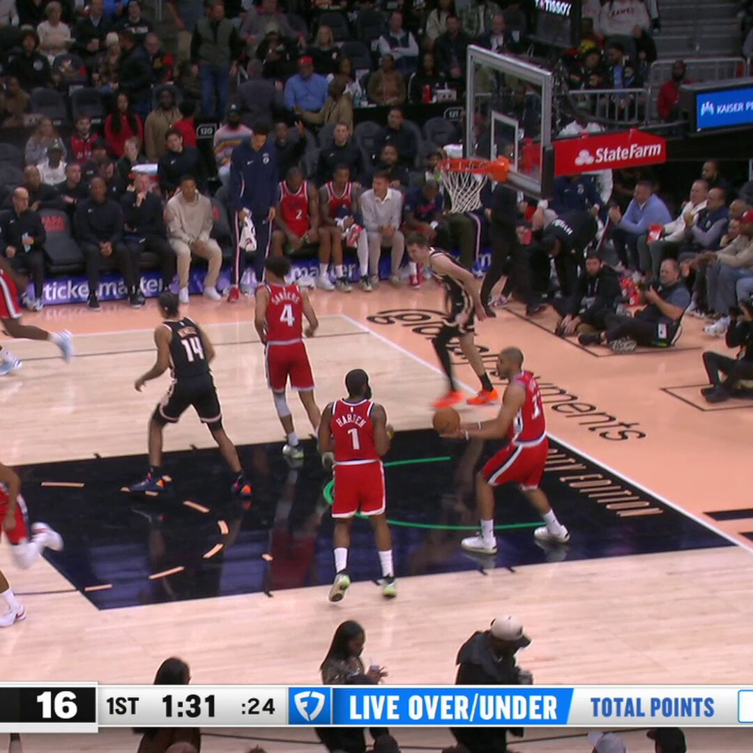 Three threes for #1 in the 1Q 👌👌👌  