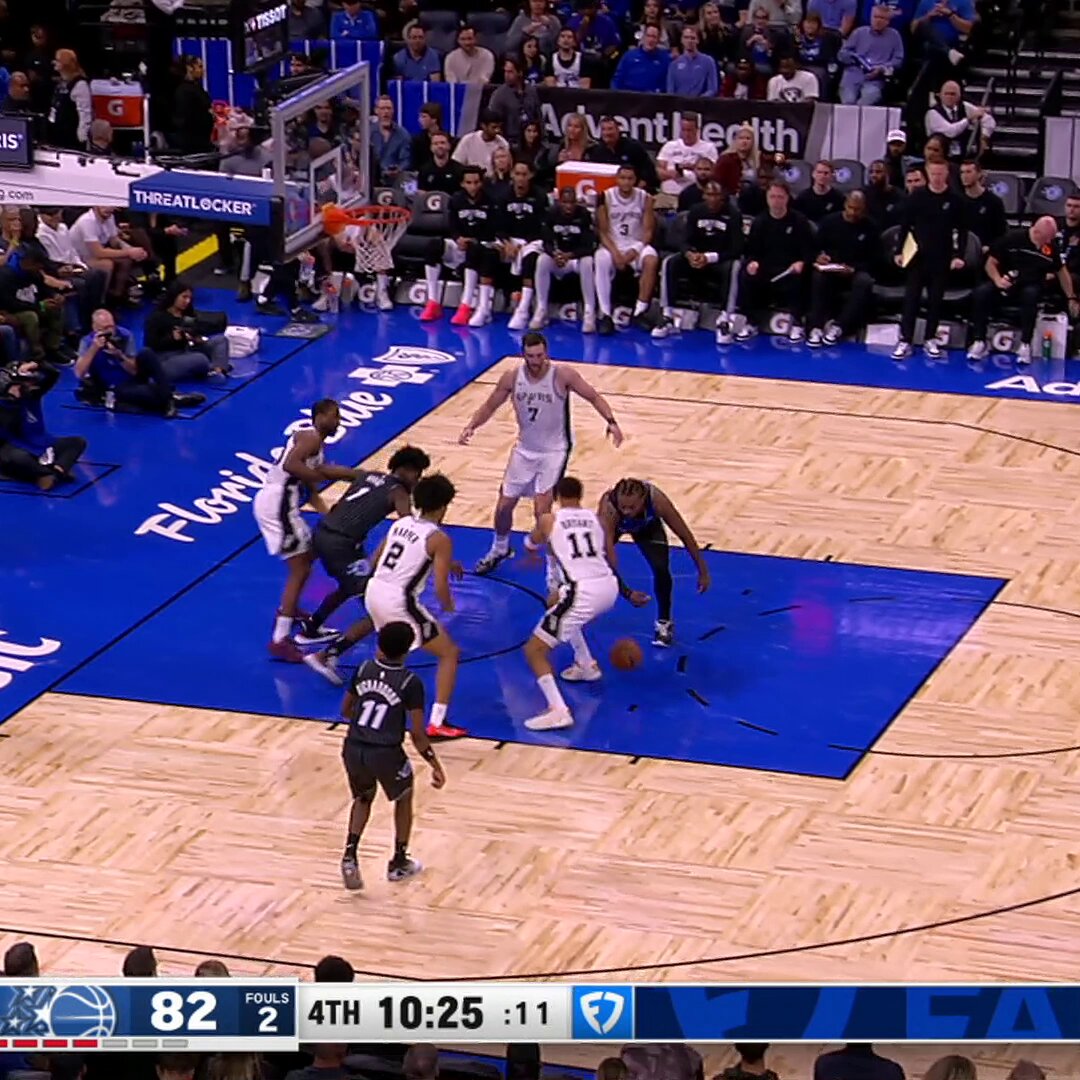 How did Dylan Harper get this one to fall?! 

He has 11 as SAS leads ORL in the 4Q!

Watch on NBA League Pass: