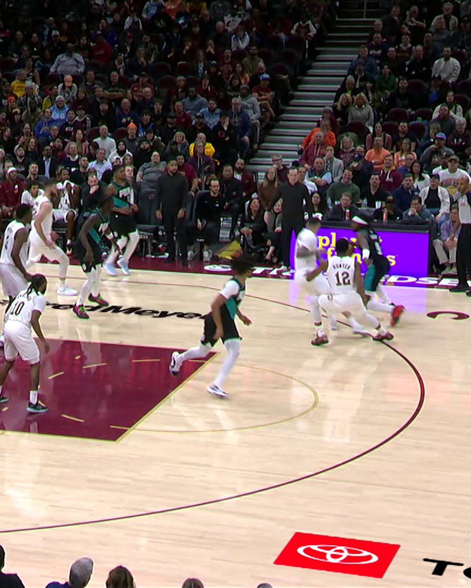 Deni makes it look EZ. 