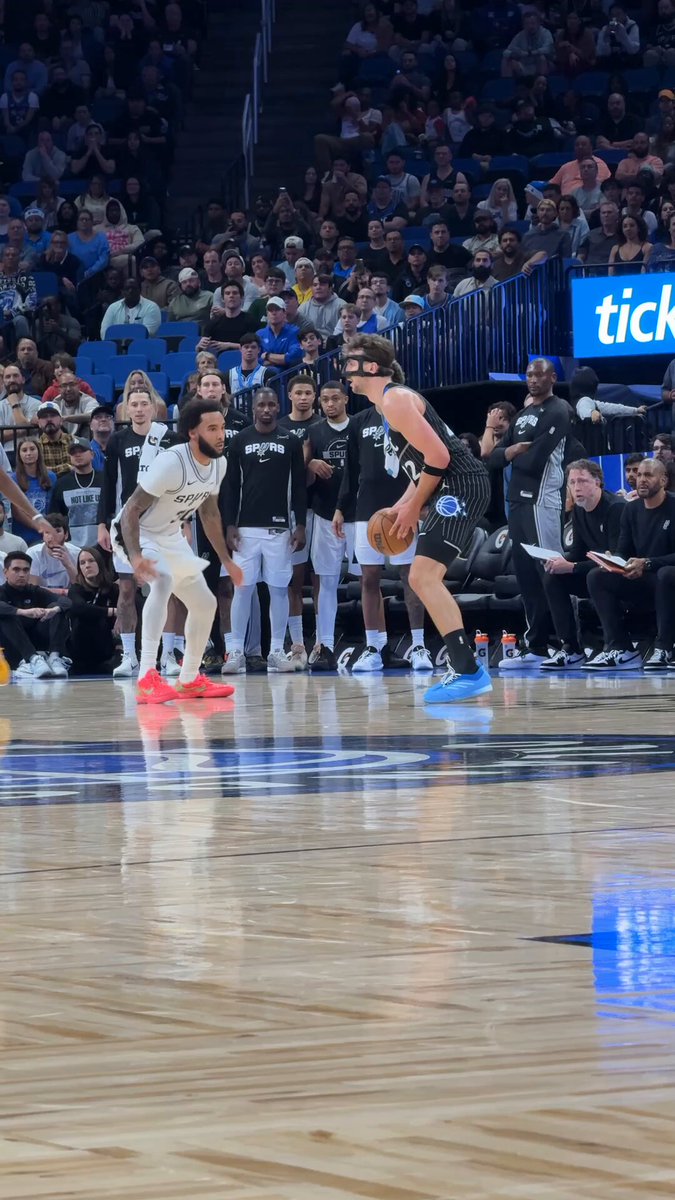 Franz Wagner three brings us back within one! 