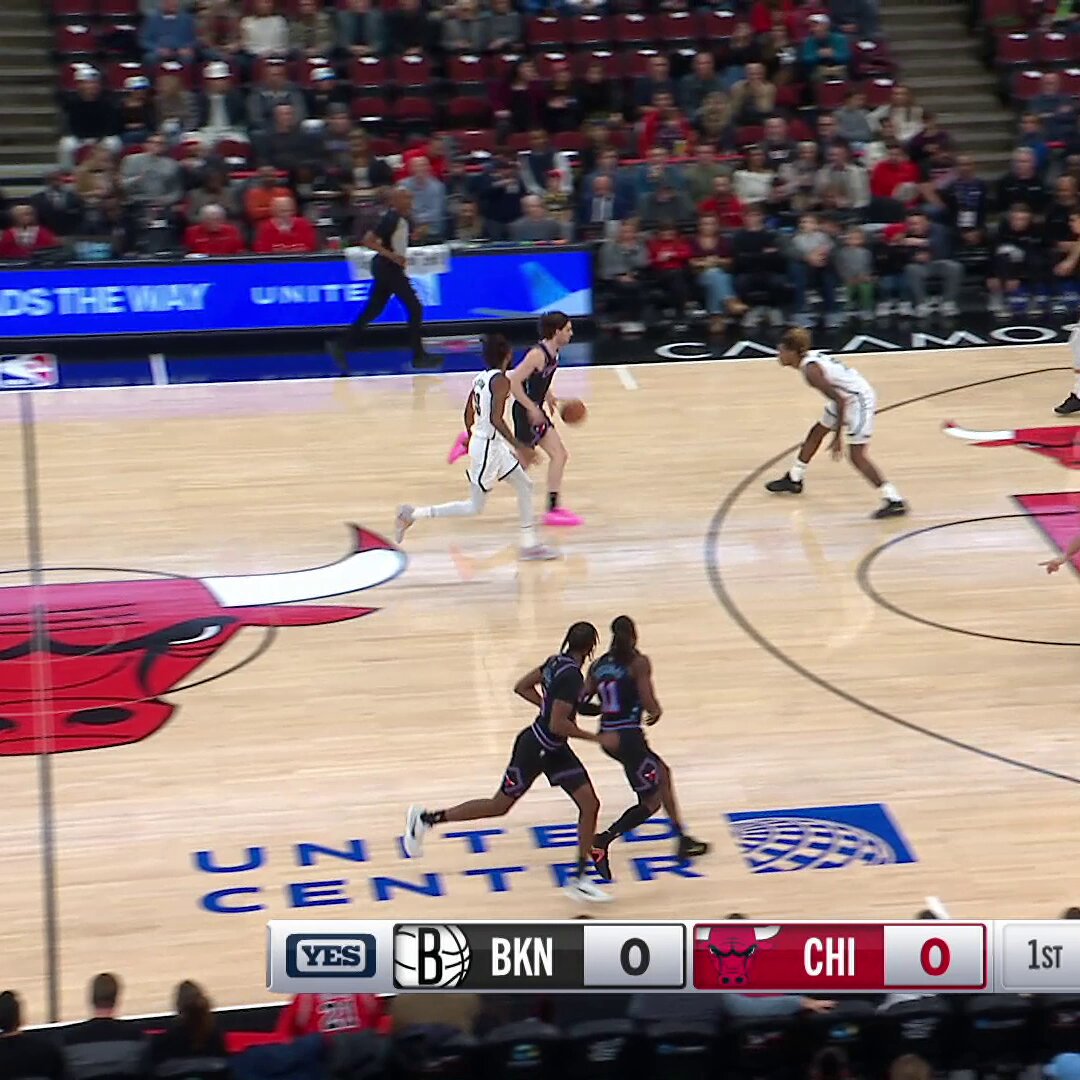 MPJ vs. Chicago tonight:

33 PTS 
10 REB
5 AST
5 3PM

Nets win their second game in a row 💯 