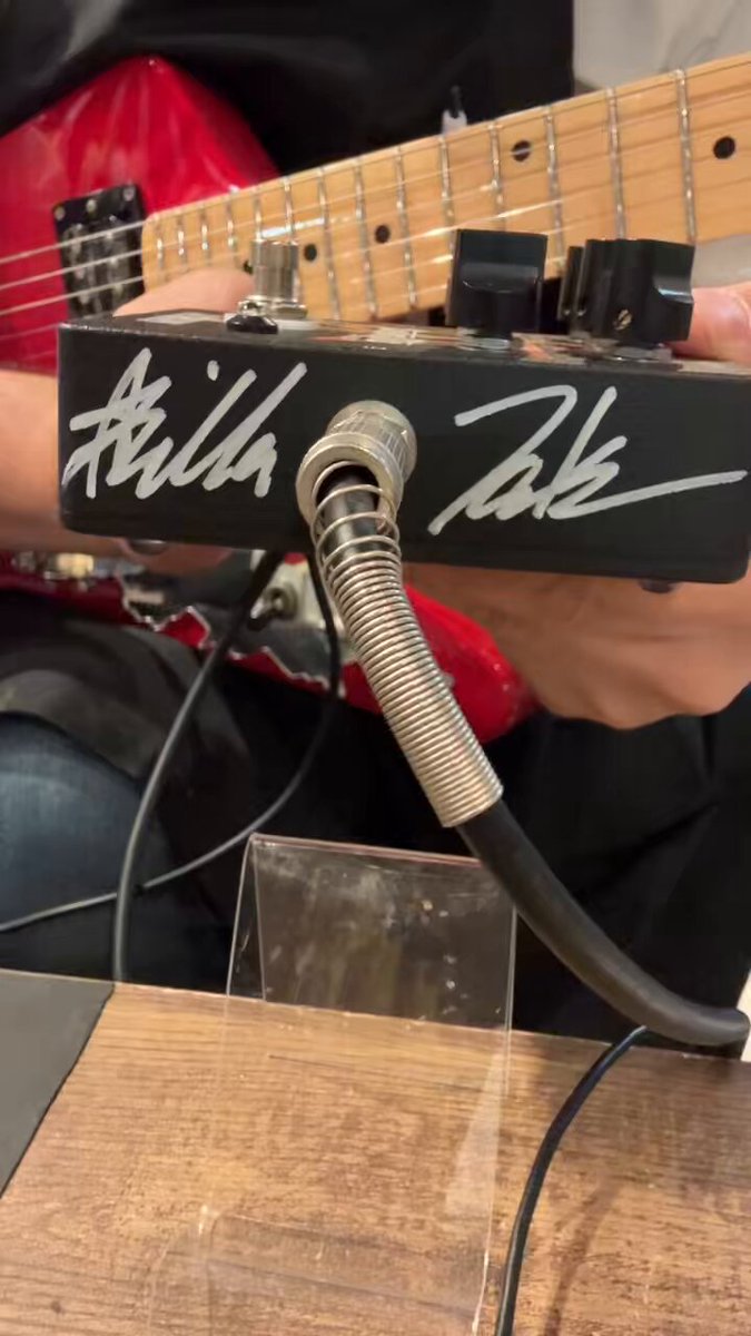 世界の高崎晃直筆サイン入り！】 Loudnessをコピーしたことがある人は