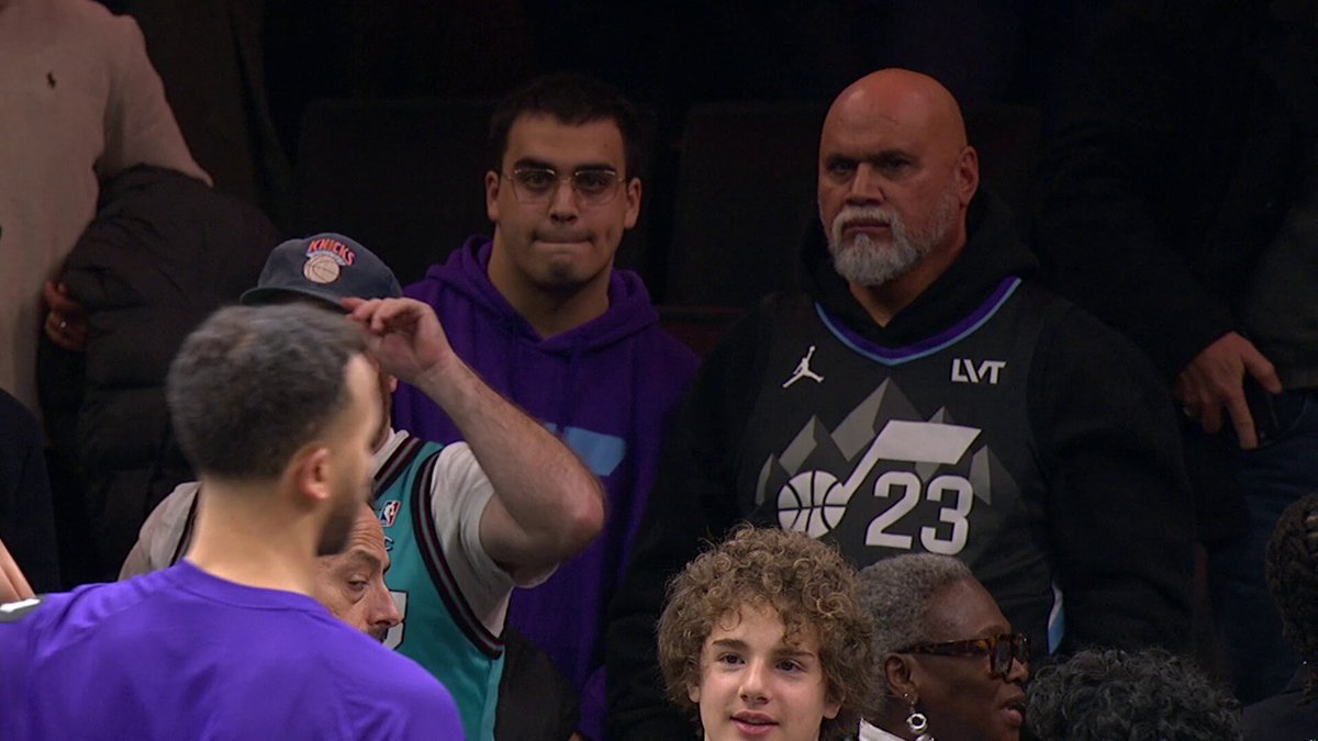 That fourth quarter comeback was a team effort 💜

@keyonte1george joined @_thelaurengreen for tonight's #WalkoffInterview after dropping 29! 