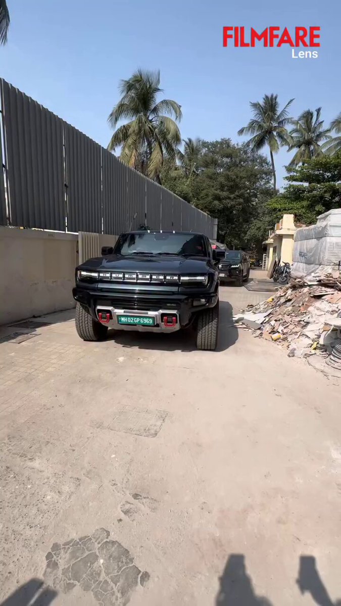 #RanveerSingh steps out looking absolutely Picture