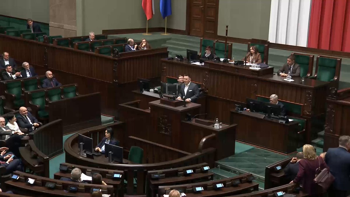 Image for the Tweet beginning: Każda z osób, łącznie z