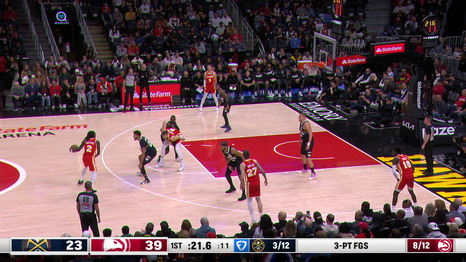 Kristaps caps a 41-PT first quarter with the TOUGH middy 

Nuggets-Hawks on NBA League Pass!