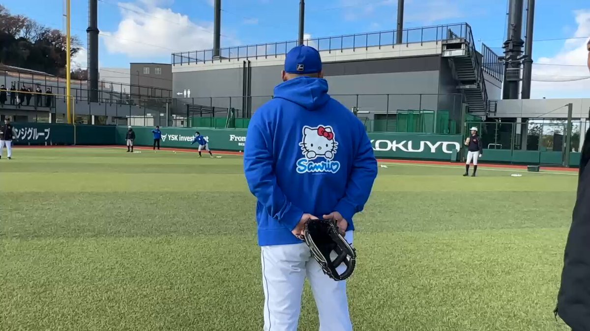 キティちゃん背負った大将カワイイ😊