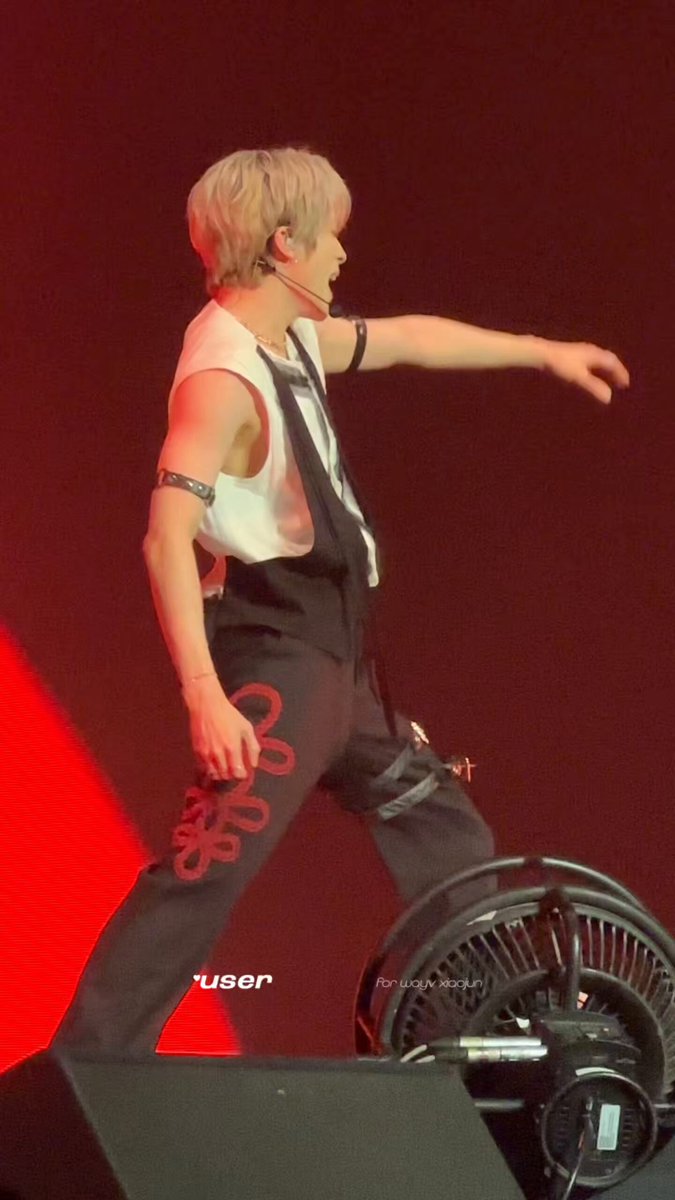 251206 NO WAY OUT BANGKOK try my luckkkk #샤오쥔 #肖俊 #シャオ